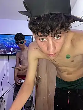 LatinBoysxxx online show from 01-04-25, 11:27