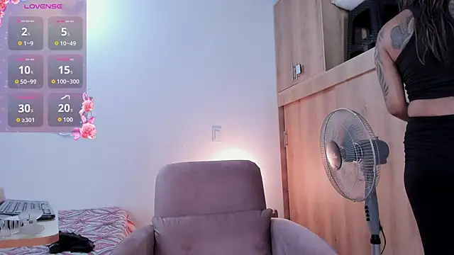 medussa13  online show from 11-04-25, 01:10