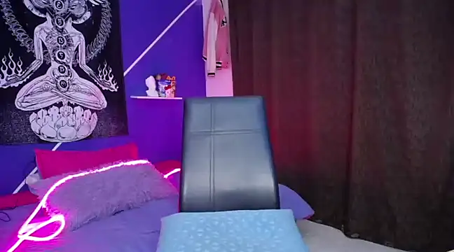 Snapshot of Bad_kitty777 chatting on 12-19-24, 07:40 Bad kitty777 online show from 12-19-24, 07:40