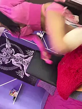 Snapshot of Bad_kitty777 chatting on 02-25-25, 02:11 Bad kitty777 online show from 02-25-25, 02:11