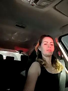 Snapshot of uber_babe chatting on 12-30-24, 04:29 uber babe online show from 12-30-24, 04:29