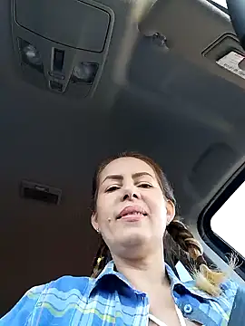 Snapshot of uber_babe chatting on 01-01-25, 12:11 uber babe online show from 01-01-25, 12:11