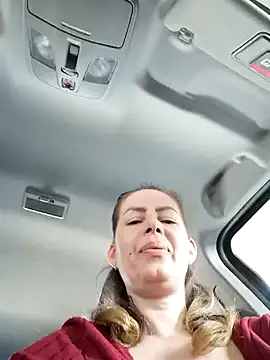 Snapshot of uber_babe chatting on 02-26-25, 03:19 uber babe online show from 02-26-25, 03:19