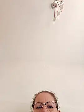 Snapshot of uber_babe chatting on 11-26-25, 09:32 uber babe online show from 11-26-25, 09:32