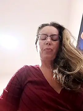 Snapshot of uber_babe chatting on 03-12-26, 11:44 uber babe online show from 03-12-26, 11:44