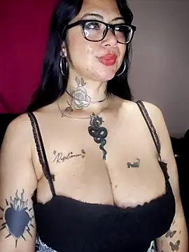 Snapshot of Saloome- chatting on 11-24-25, 10:42 Saloome- online show from 11-24-25, 10:42