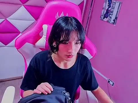 Snapshot of Danny_Face chatting on 09-10-25, 01:22 Danny Face online show from 09-10-25, 01:22