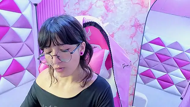 Snapshot of Danny_Face chatting on 02-19-26, 02:24 Danny Face online show from 02-19-26, 02:24