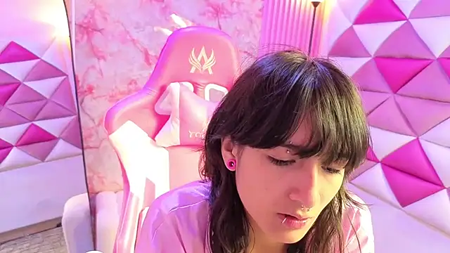 Snapshot of Danny_Face chatting on 02-26-26, 02:05 Danny Face online show from 02-26-26, 02:05