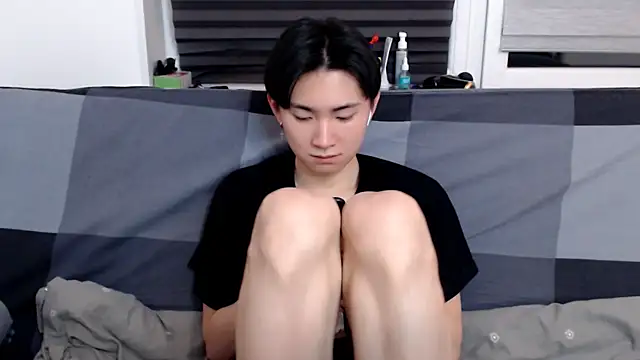 Miram Yu online show from 01-30-25, 03:33