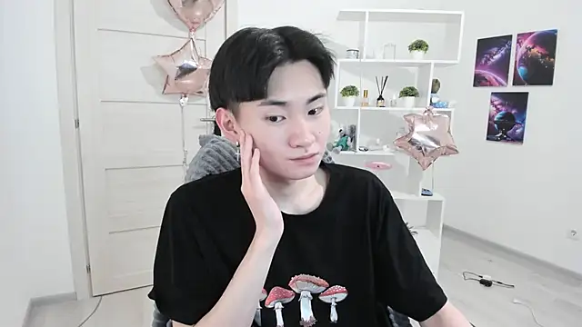 Miram Yu online show from 02-22-25, 09:15