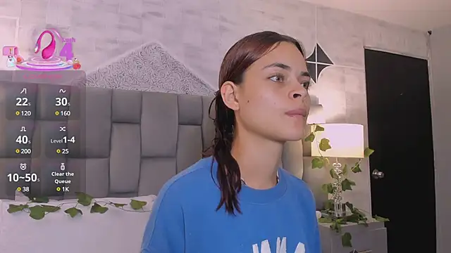 HannaRhodes online show from 03-17-25, 01:39