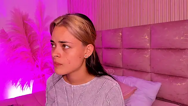 HannaRhodes online show from 05-16-26, 03:11
