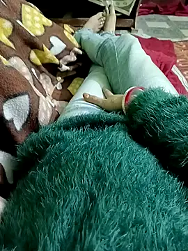 Snapshot of QUEEN-X-CPL chatting on 01-01-25, 05:22 QUEEN-X-CPL online show from 01-01-25, 05:22