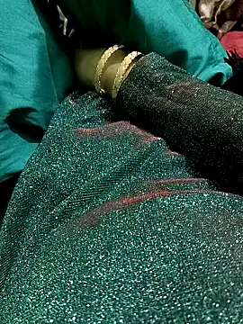 Snapshot of QUEEN-X-CPL chatting on 01-25-25, 06:46 QUEEN-X-CPL online show from 01-25-25, 06:46