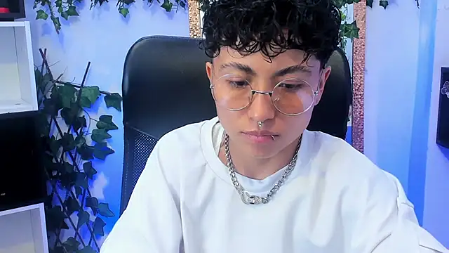 Snapshot of Im_Mathias chatting on 02-13-26, 02:07 Im Mathias online show from 02-13-26, 02:07