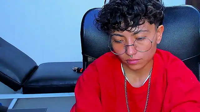 Snapshot of Im_Mathias chatting on 02-15-26, 08:13 Im Mathias online show from 02-15-26, 08:13