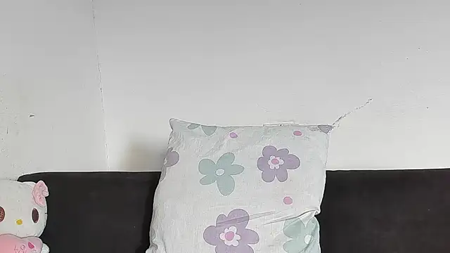 Snapshot of salome_daniel chatting on 07-15-26, 06:02 salome daniel online show from 07-15-26, 06:02