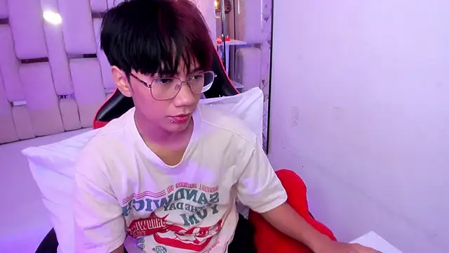 Snapshot of Eriol_ chatting on 09-28-25, 11:59 Eriol online show from 09-28-25, 11:59