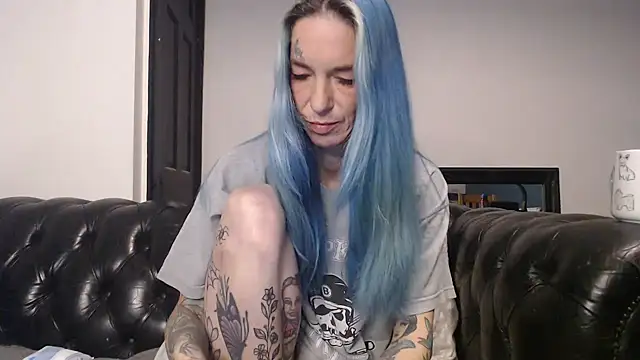 Snapshot of RavenryderUK chatting on 01-06-25, 08:50 RavenryderUK online show from 01-06-25, 08:50