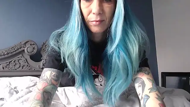 Snapshot of RavenryderUK chatting on 01-29-25, 11:20 RavenryderUK online show from 01-29-25, 11:20