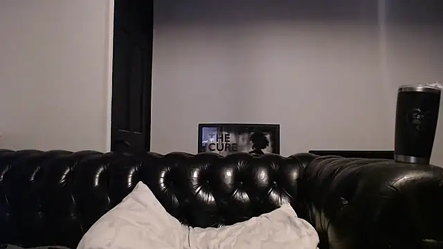 Snapshot of RavenryderUK chatting on 01-30-25, 10:19 RavenryderUK online show from 01-30-25, 10:19