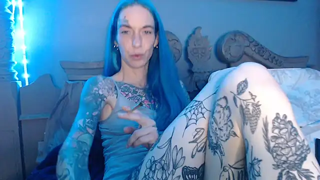 Snapshot of RavenryderUK chatting on 09-12-25, 08:42 RavenryderUK online show from 09-12-25, 08:42