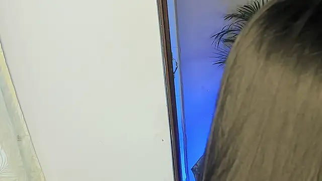 Snapshot of scarlet_hill chatting on 01-23-25, 01:19 scarlet hill online show from 01-23-25, 01:19