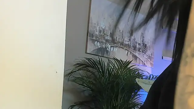 Snapshot of scarlet_hill chatting on 01-23-25, 04:19 scarlet hill online show from 01-23-25, 04:19