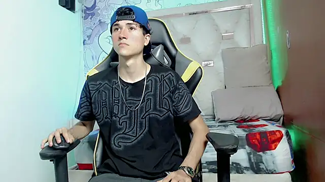 johnny cagee online show from 10-15-25, 04:45