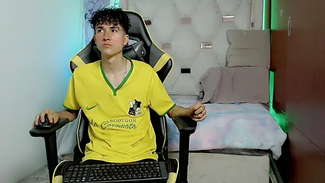 johnny cagee online show from 10-20-25, 05:30