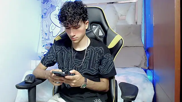 johnny cagee online show from 10-26-25, 03:56