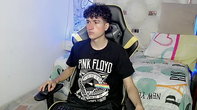 johnny cagee online show from 11-19-25, 04:34