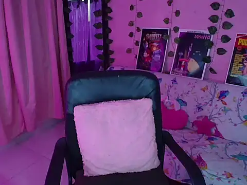 Snapshot of Gaby_Tailor chatting on 01-03-25, 05:53 Gaby Tailor online show from 01-03-25, 05:53