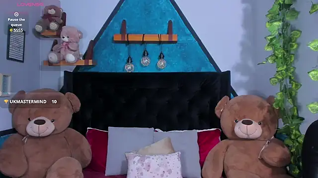  Sophie  miller online show from 01-07-25, 10:52