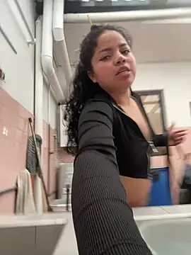 Snapshot of Elaa_euphoria chatting on 01-09-25, 10:20 Elaa euphoria online show from 01-09-25, 10:20