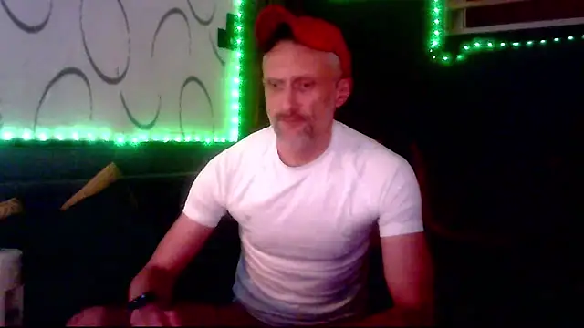 Snapshot of unclestefansdick chatting on 09-21-25, 10:22 unclestefansdick online show from 09-21-25, 10:22