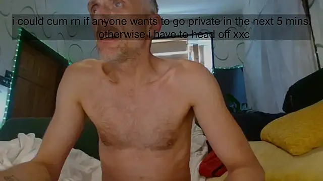 Snapshot of unclestefansdick chatting on 09-28-25, 12:10 unclestefansdick online show from 09-28-25, 12:10