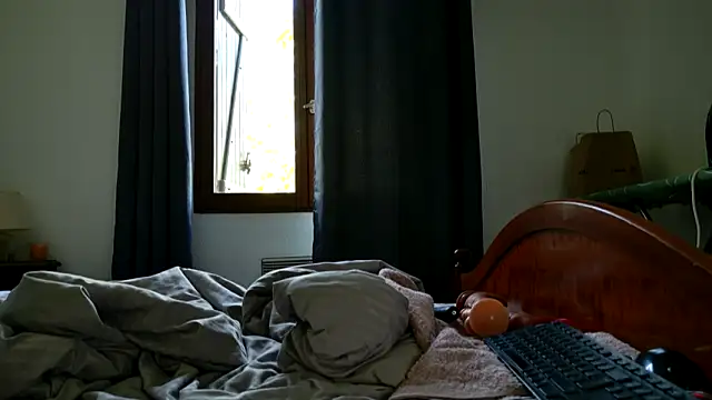 Renattasweetboobs online show from 09-18-25, 08:27