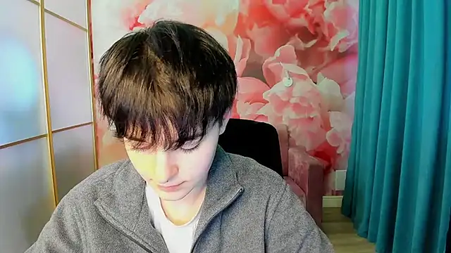 Snapshot of EmiliaYours chatting on 12-02-24, 10:39 EmiliaYours online show from 12-02-24, 10:39