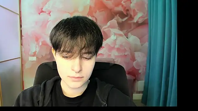 Snapshot of EmiliaYours chatting on 12-09-24, 12:30 EmiliaYours online show from 12-09-24, 12:30