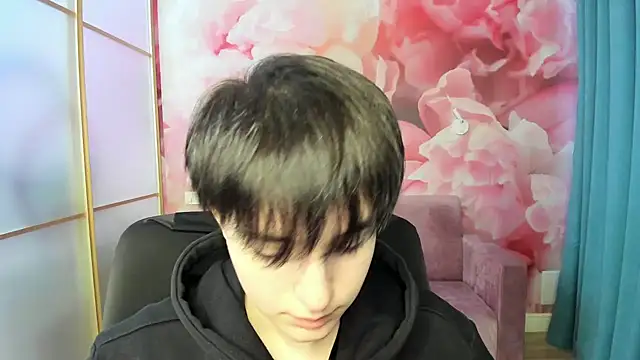 Snapshot of EmiliaYours chatting on 12-10-24, 06:54 EmiliaYours online show from 12-10-24, 06:54