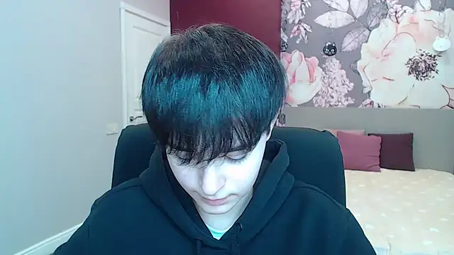 Snapshot of EmiliaYours chatting on 12-15-24, 09:45 EmiliaYours online show from 12-15-24, 09:45