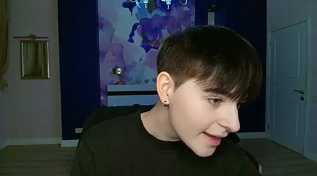 Snapshot of EmiliaYours chatting on 12-23-24, 03:33 EmiliaYours online show from 12-23-24, 03:33