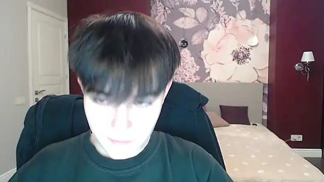 Snapshot of EmiliaYours chatting on 12-24-24, 07:17 EmiliaYours online show from 12-24-24, 07:17