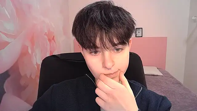 Snapshot of EmiliaYours chatting on 12-29-24, 12:55 EmiliaYours online show from 12-29-24, 12:55