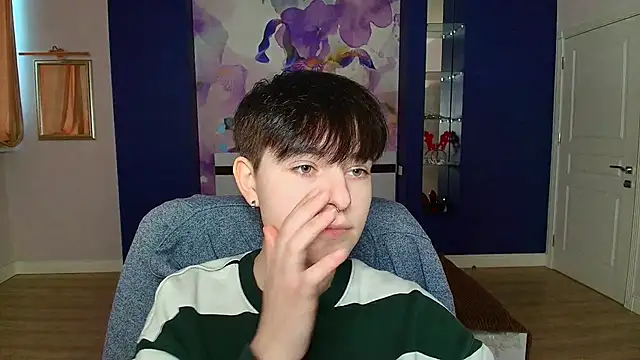 Snapshot of EmiliaYours chatting on 12-30-24, 12:31 EmiliaYours online show from 12-30-24, 12:31