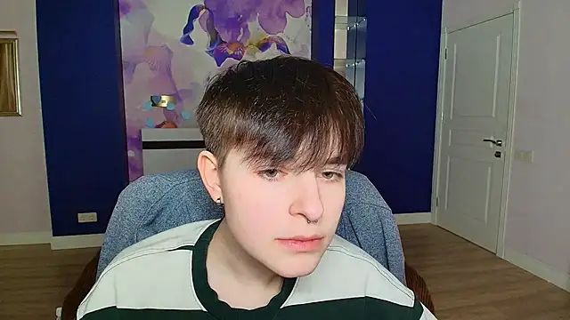 Snapshot of EmiliaYours chatting on 12-30-24, 04:29 EmiliaYours online show from 12-30-24, 04:29