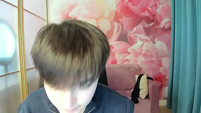 Snapshot of EmiliaYours chatting on 01-03-25, 04:06 EmiliaYours online show from 01-03-25, 04:06