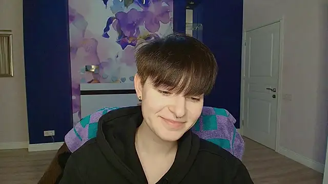 Snapshot of EmiliaYours chatting on 01-13-25, 05:02 EmiliaYours online show from 01-13-25, 05:02